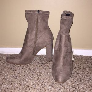 STEVE MADDEN WORN ONCE SIZE 8 BOOTIES